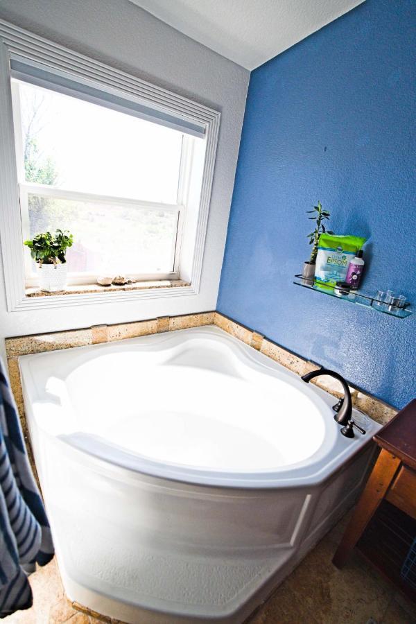 Sunny Southwest Cottage Mancos エクステリア 写真
